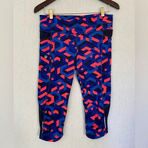 Athleta Cropped Geometric  Chain be free Pattern Workout Leggings Sz M